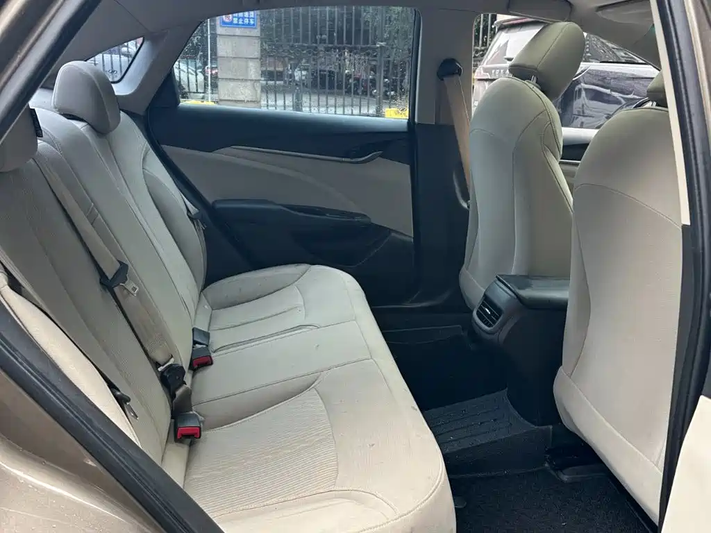 Buick Excelle — миниатюра 10