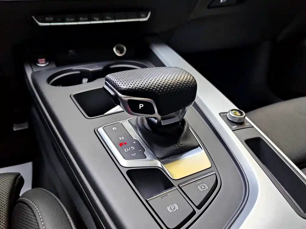 Audi A4L — миниатюра 12
