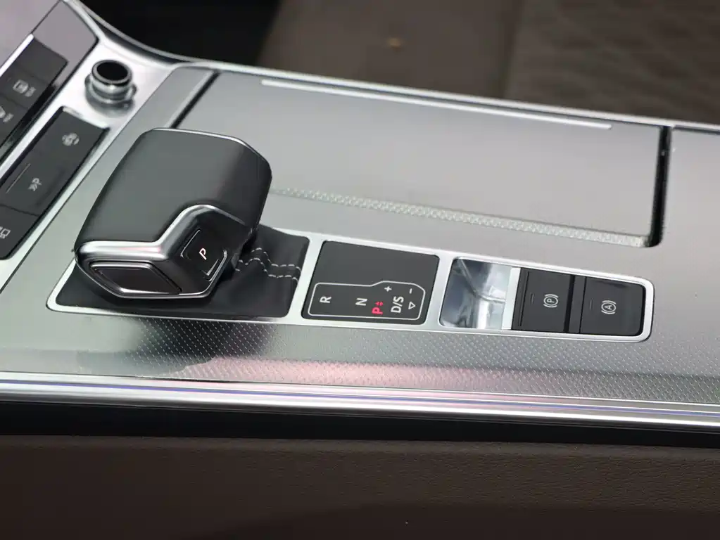 Audi A7L — миниатюра 11