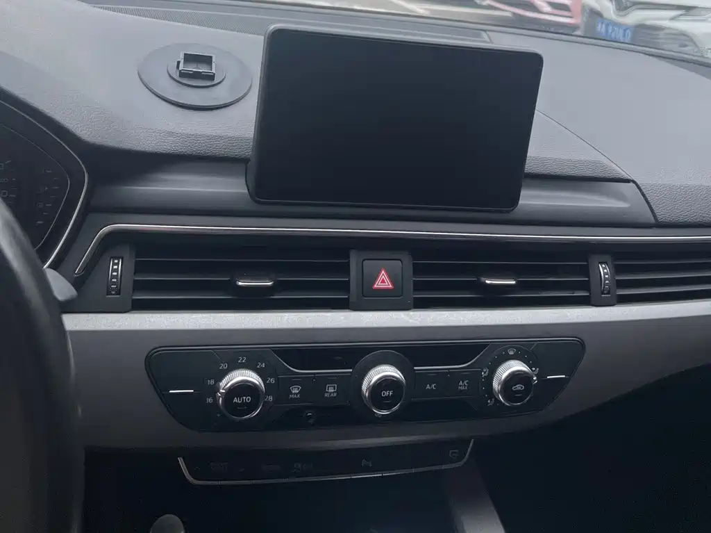 Audi A4L — миниатюра 17