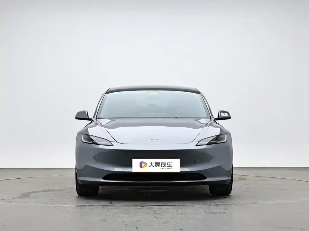Tesla Model 3 — миниатюра 2
