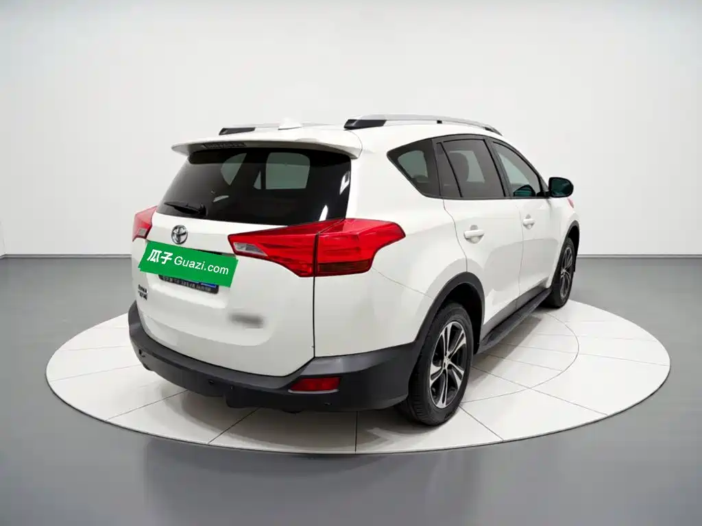 Toyota RAV4 — миниатюра 4