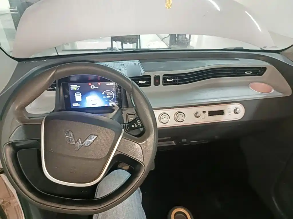 Wuling MINIEV — миниатюра 10