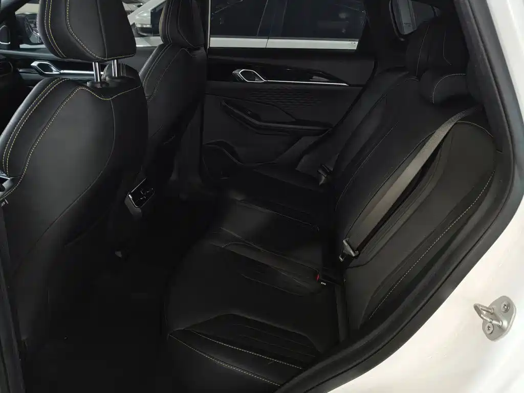 Geely Binyue — миниатюра 17