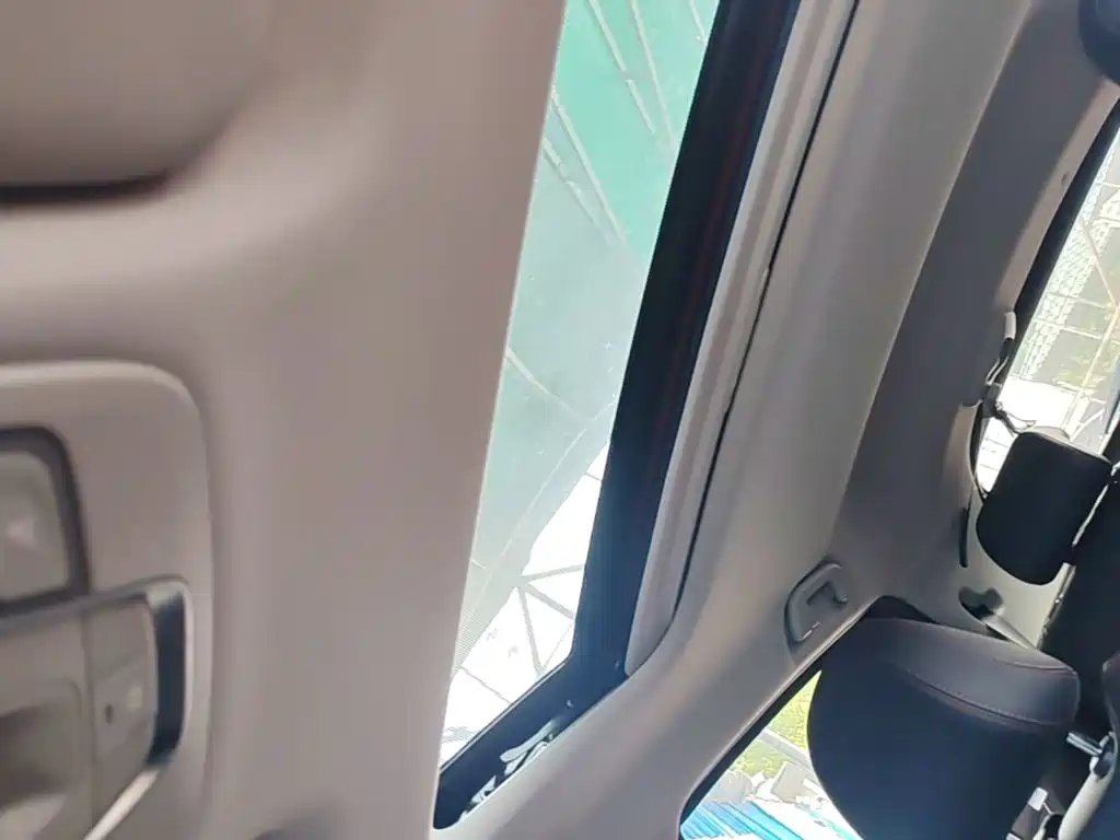 Geely Vision X3 — миниатюра 18