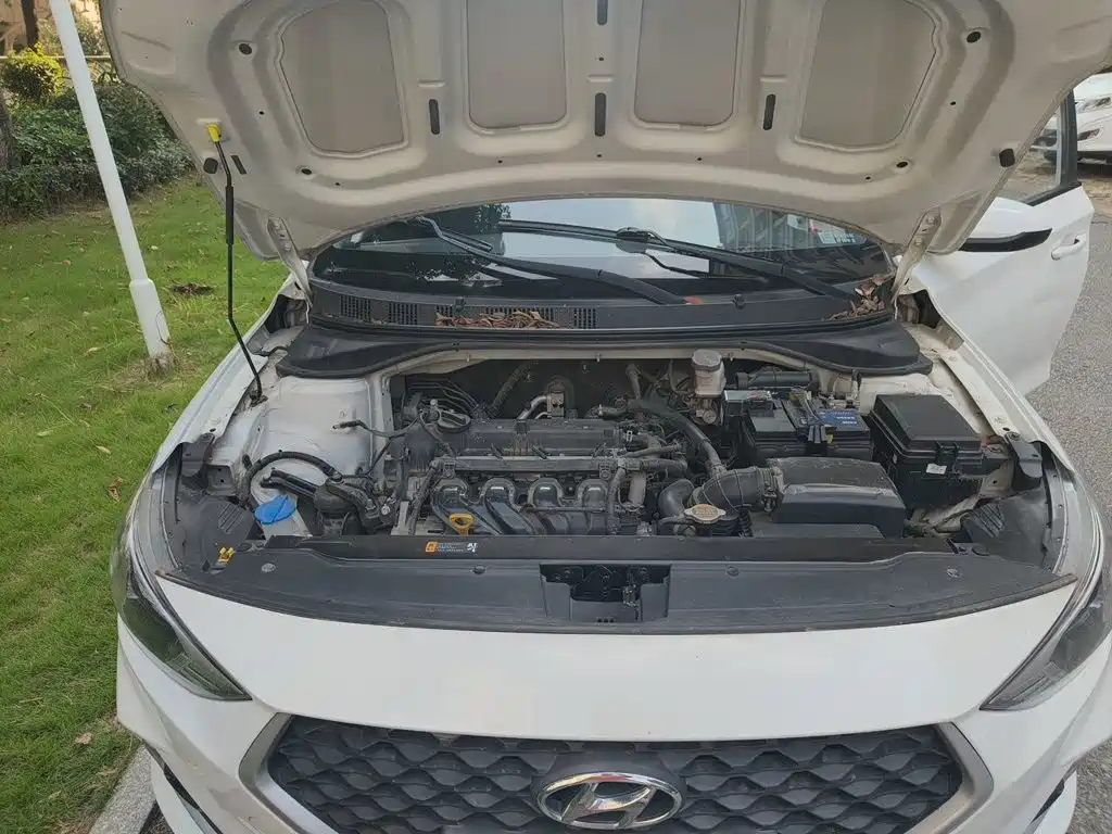 Hyundai Elantra — миниатюра 16