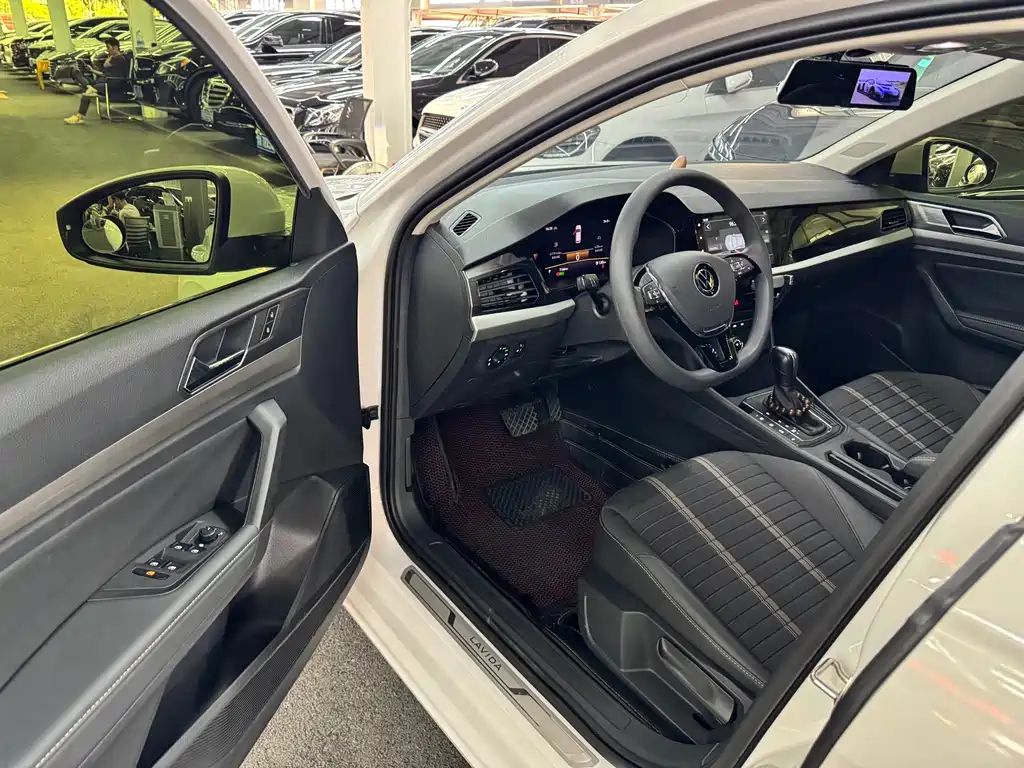 Volkswagen Lavida — миниатюра 8
