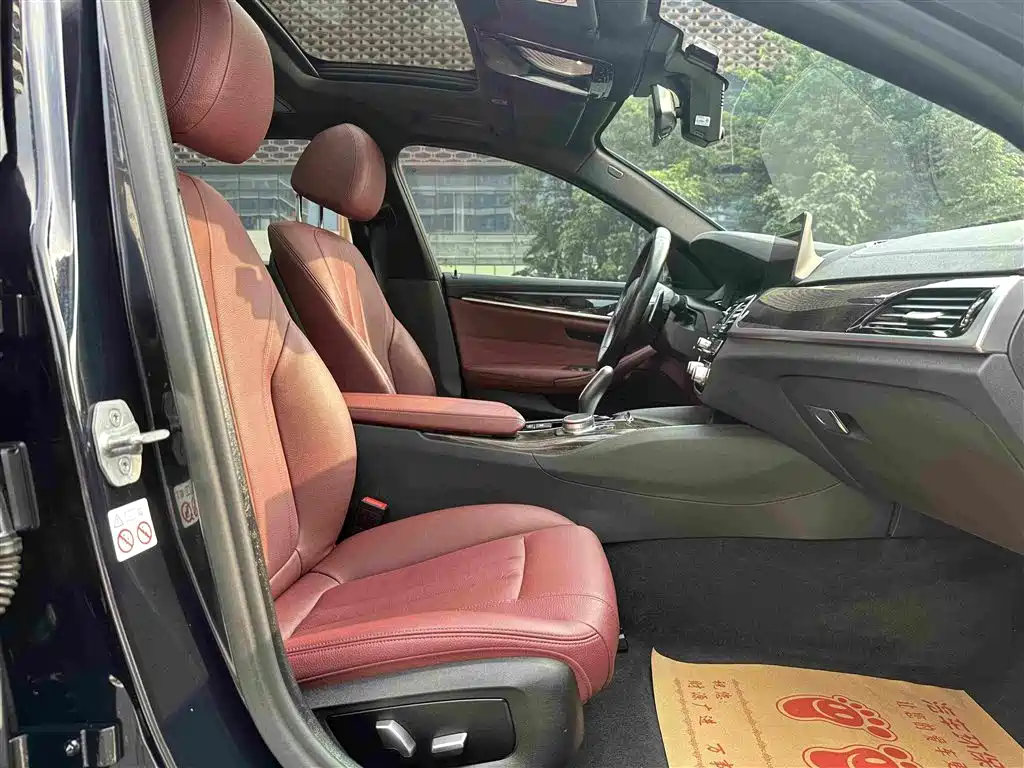 BMW 5 Series — миниатюра 6