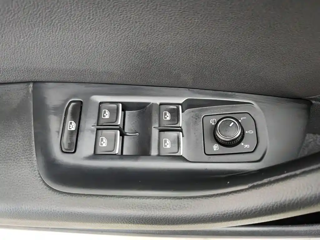 Volkswagen Magotan 2018 330TSI DSG Lead