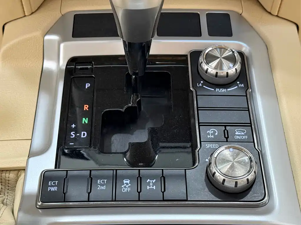 Toyota Land Cruiser 2017 4.0L AT