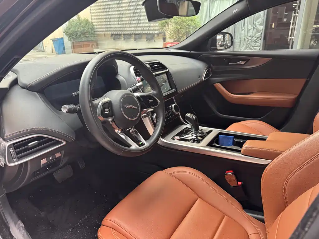 Jaguar XEL — миниатюра 6