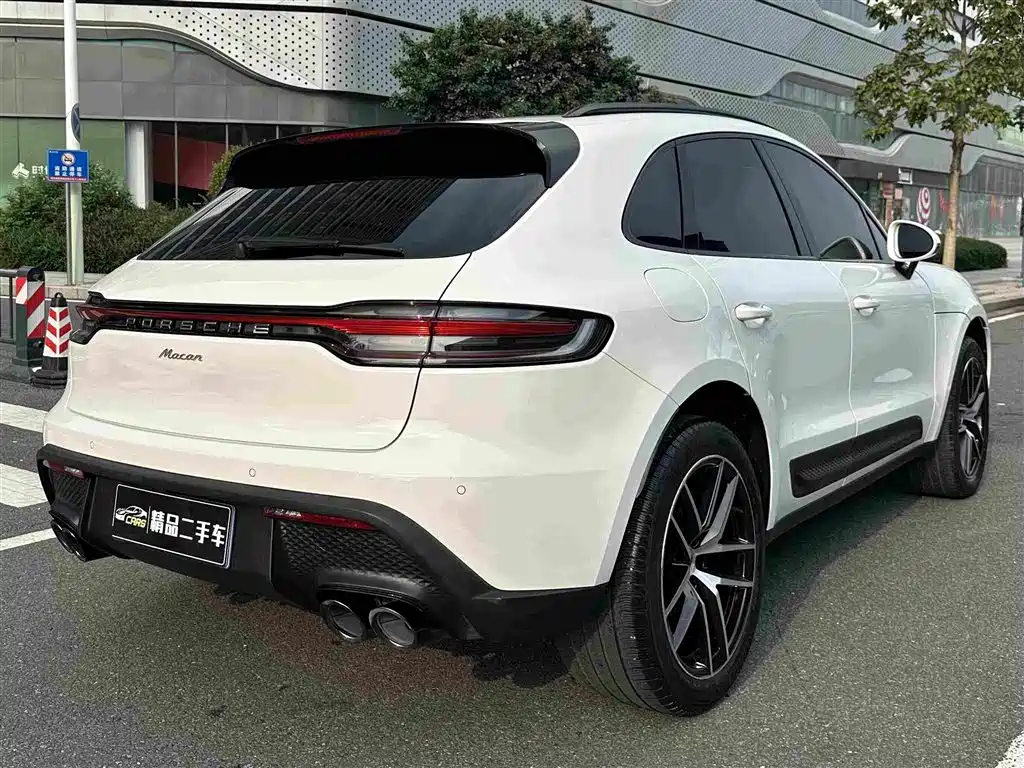 Porsche Macan — миниатюра 7