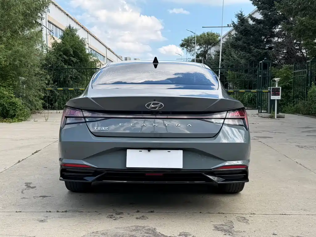 Hyundai Elantra — миниатюра 5