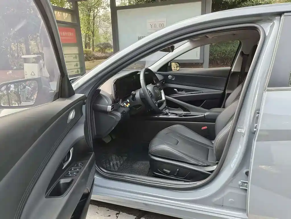 Hyundai Elantra — миниатюра 4