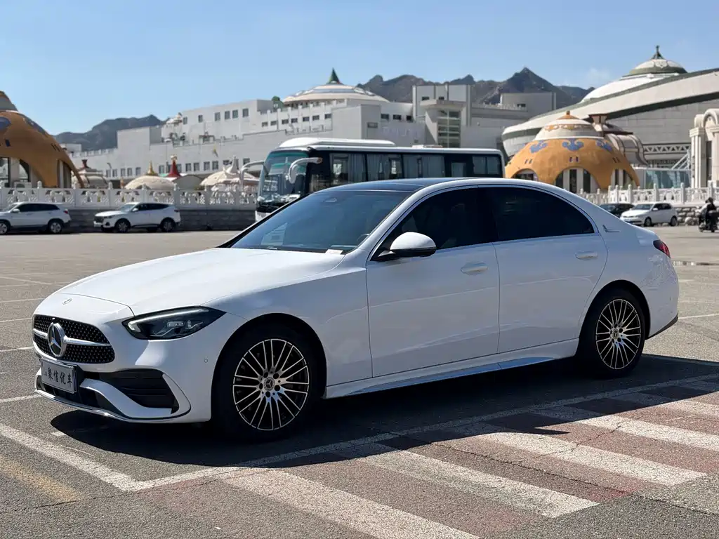 Mercedes-Benz C-Class — миниатюра 3