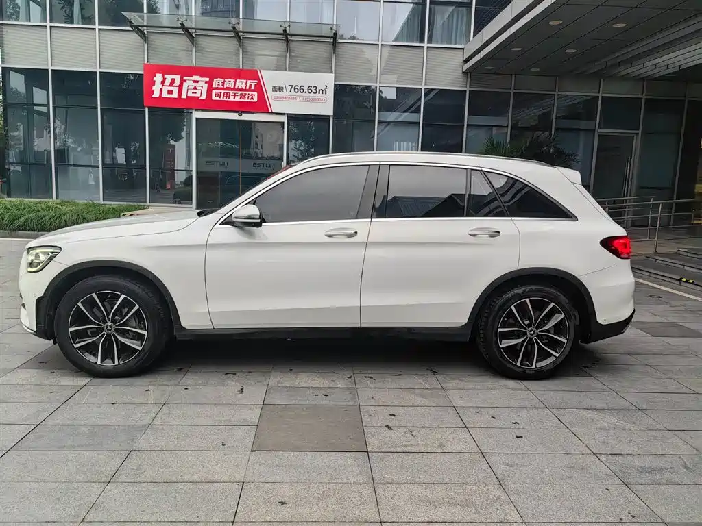 MERCEDES-BENZ GLC