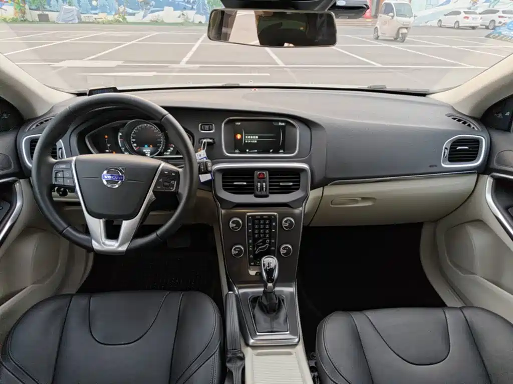 Volvo V40 — миниатюра 6