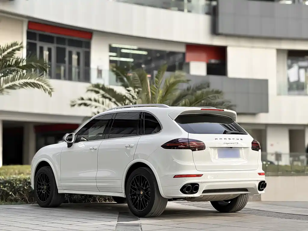 PORSCHE CAYENNE