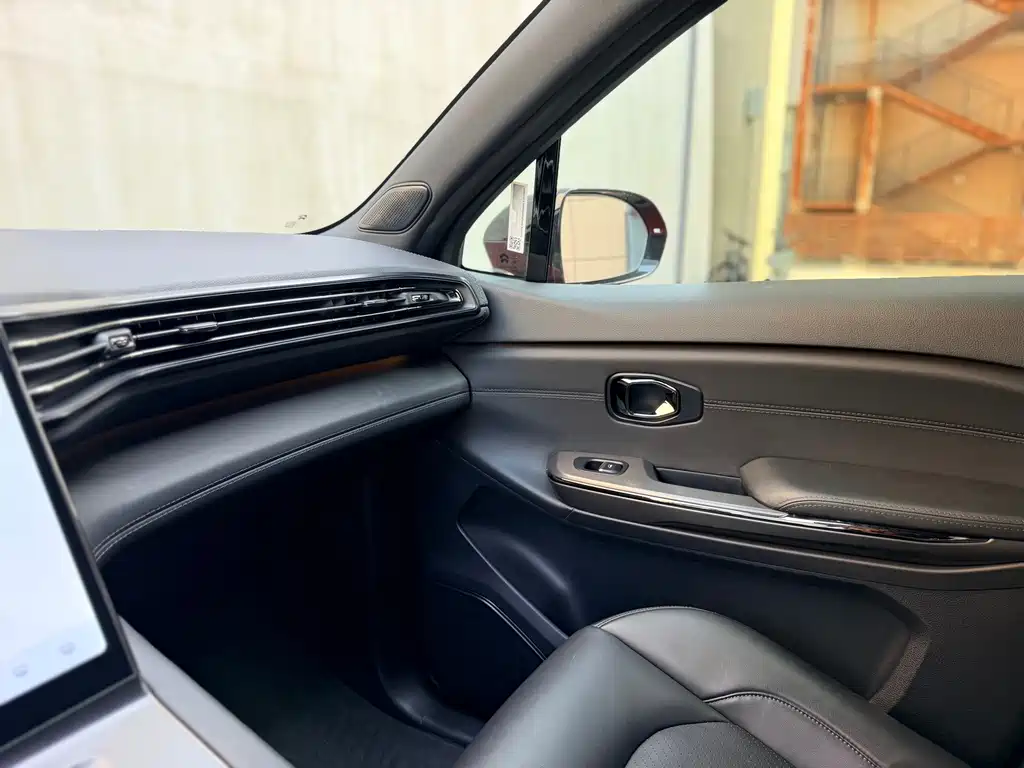 NIO ES6 — миниатюра 21