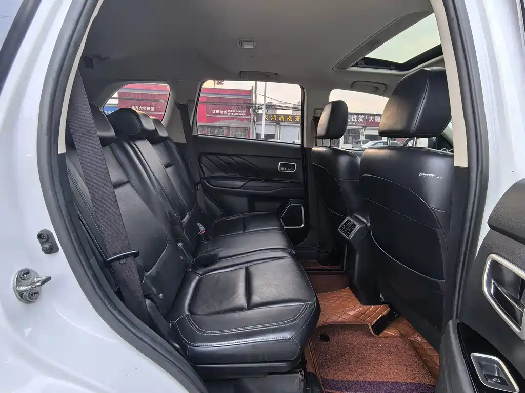 Mitsubishi Outlander — миниатюра 13