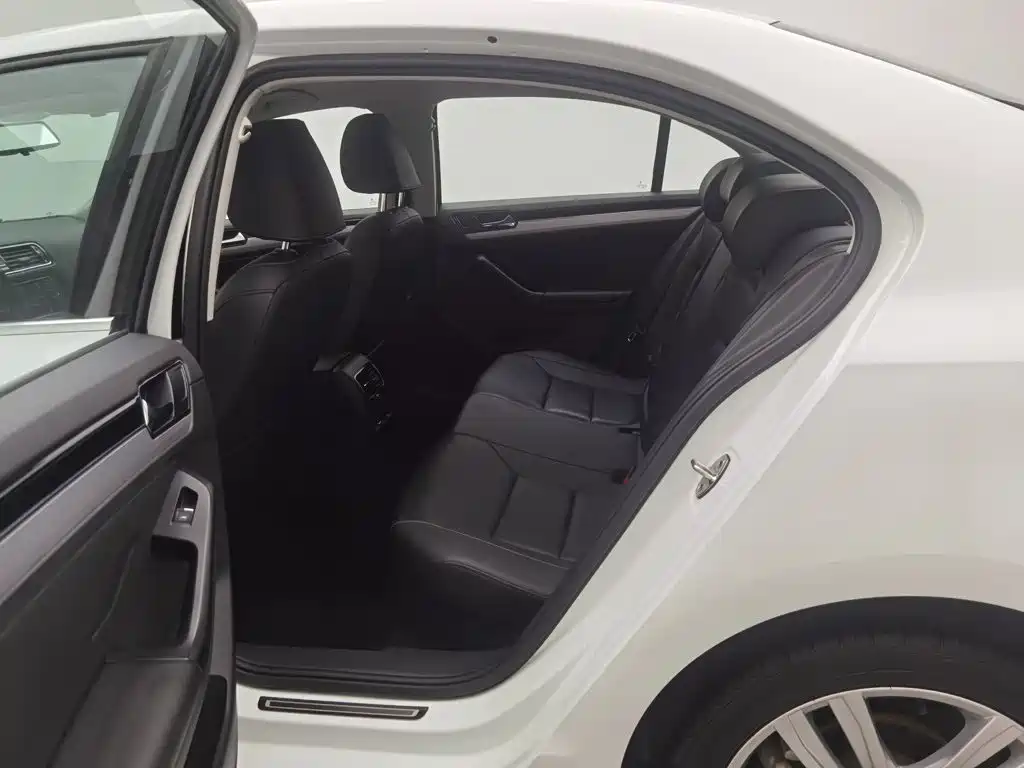 Volkswagen Sagitar — миниатюра 15