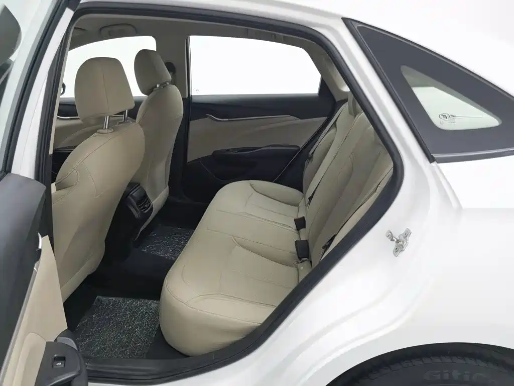 Buick Excelle — миниатюра 15