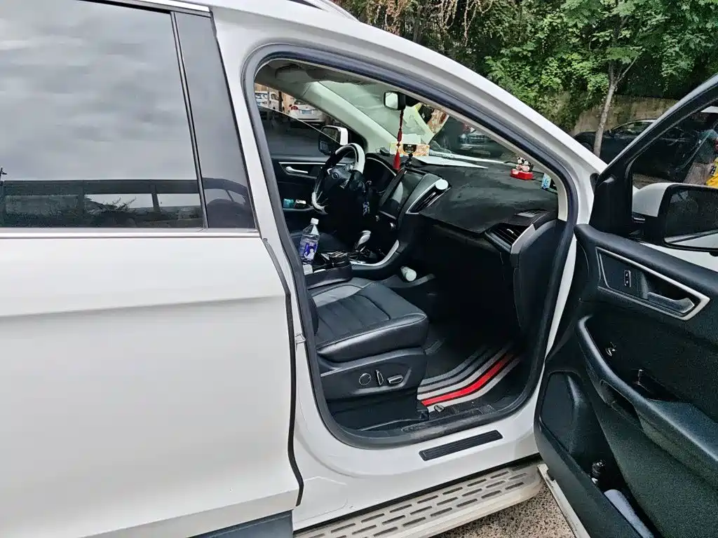 Ford Edge — миниатюра 19