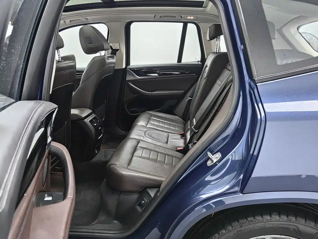 BMW X3 — миниатюра 15