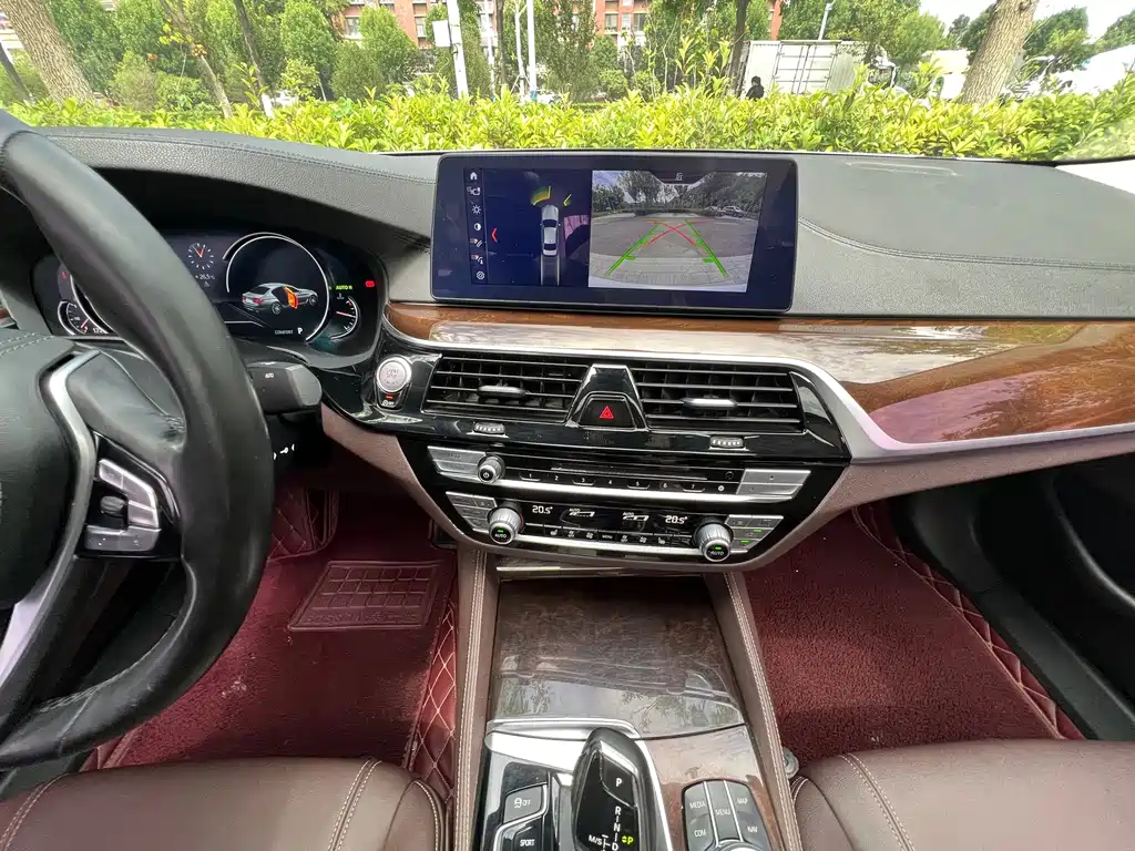 BMW 5 Series — миниатюра 14