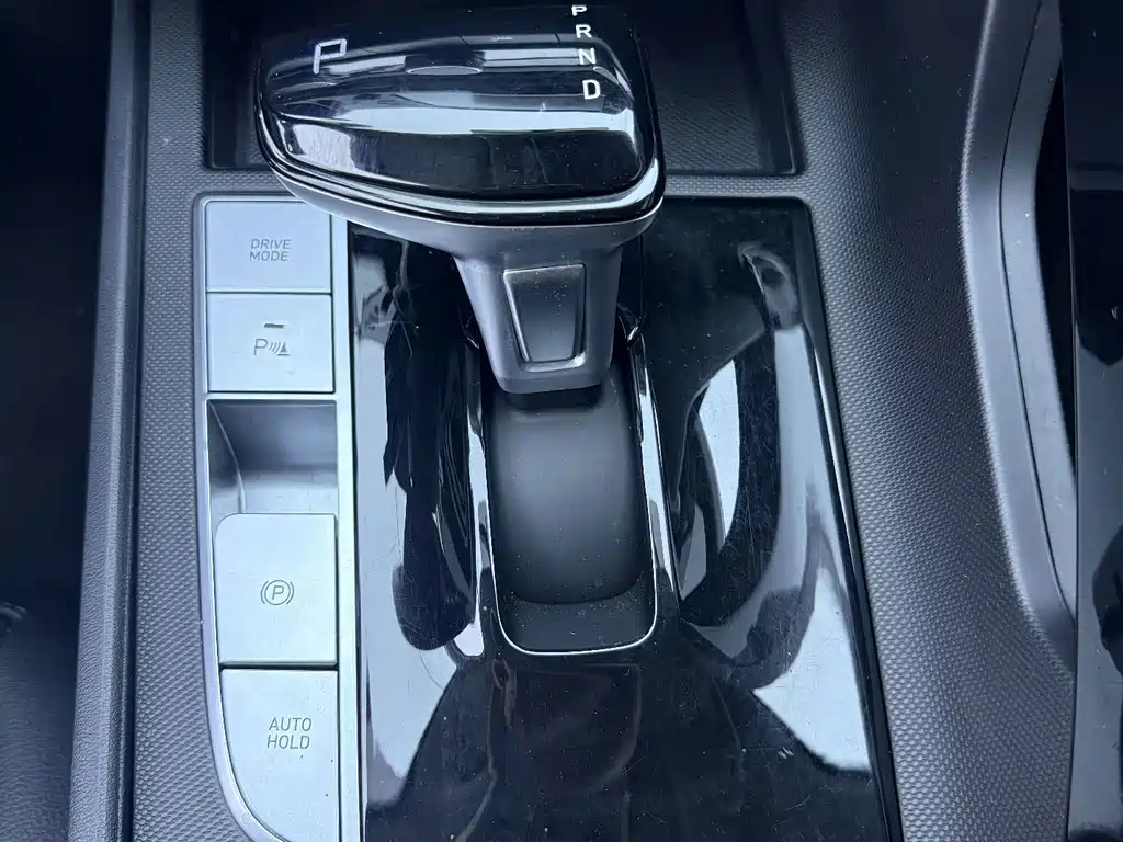Hyundai Elantra — миниатюра 21