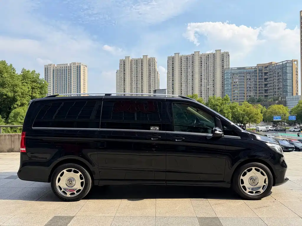 Mercedes-Benz V-Class — миниатюра 7