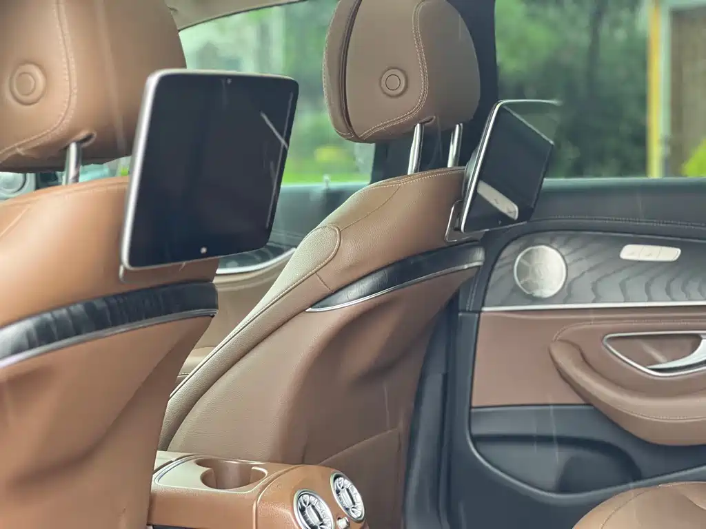 Mercedes-Benz E-Class — миниатюра 25