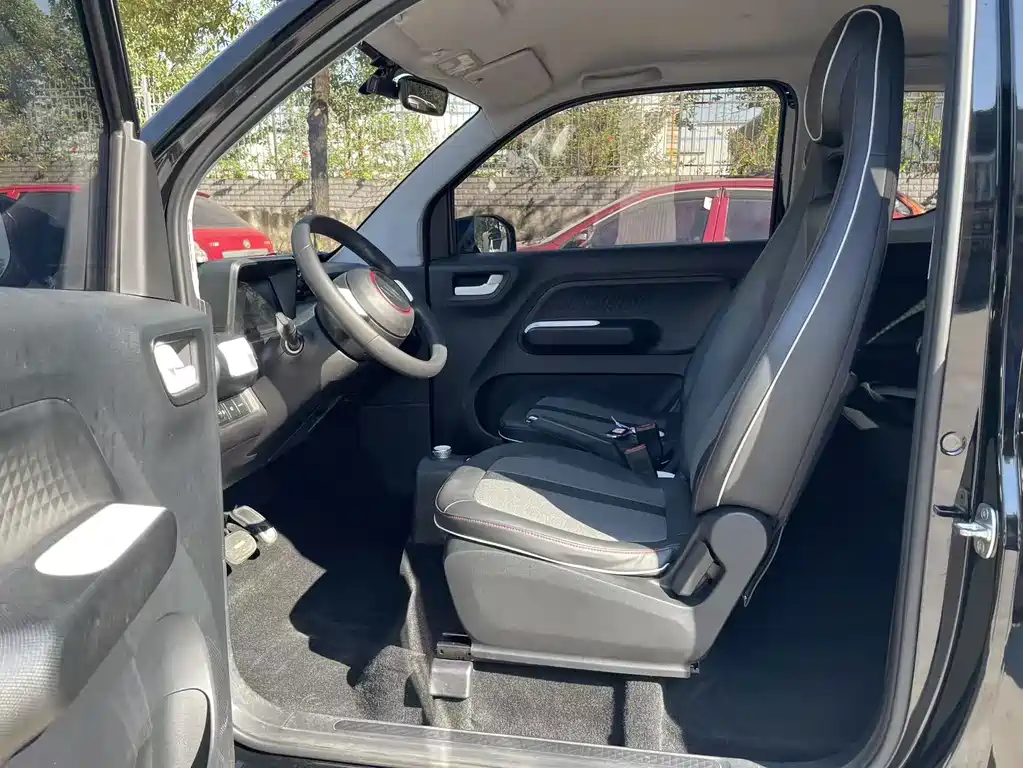 Wuling MINIEV — миниатюра 4