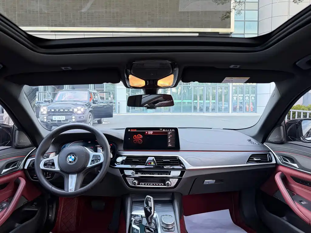 BMW 5 Series — миниатюра 13
