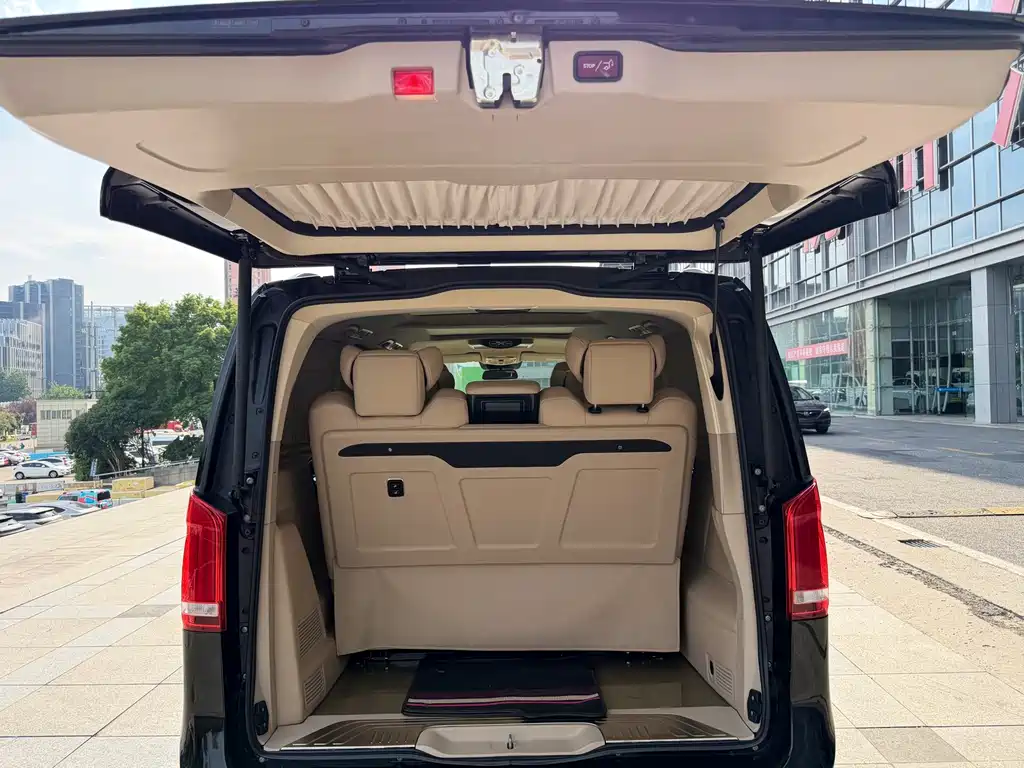 Mercedes-Benz V-Class — миниатюра 12