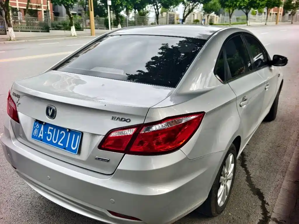 Changan Eado — миниатюра 4