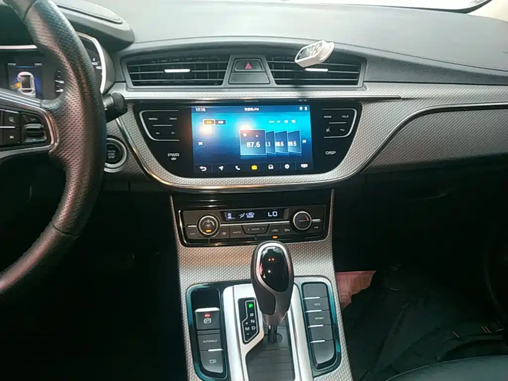Geely Emgrand GS — миниатюра 13
