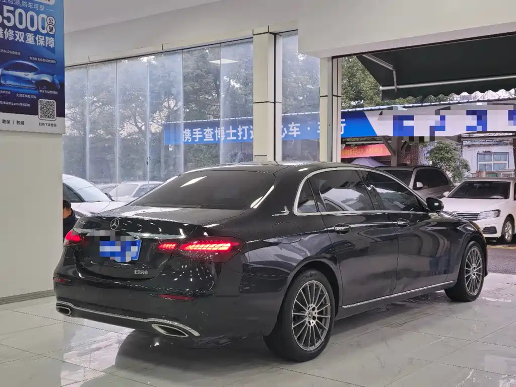 Mercedes-Benz E-Class — миниатюра 12