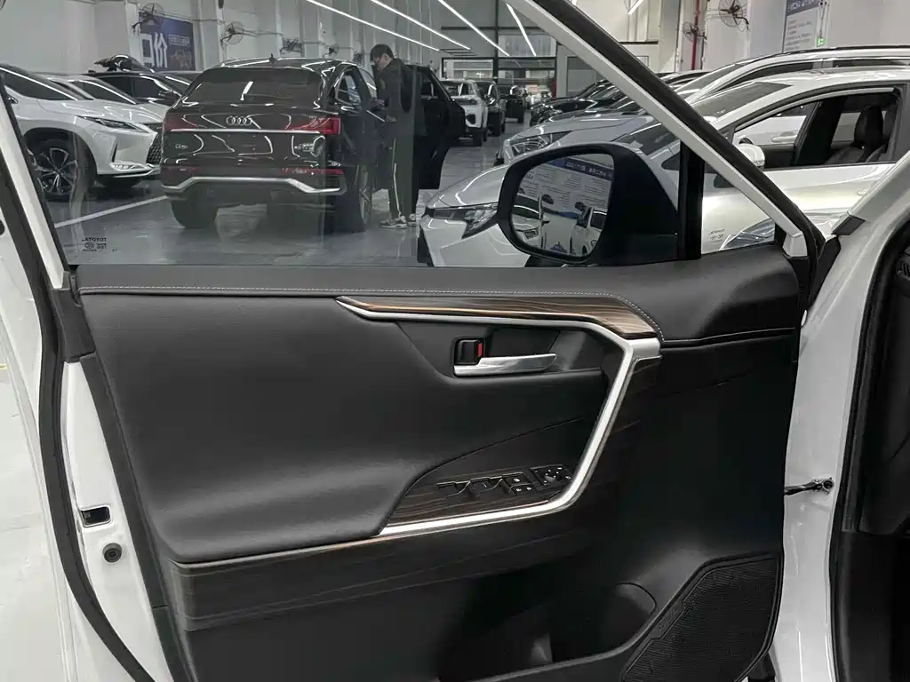 TOYOTA RAV4 RONGFANG