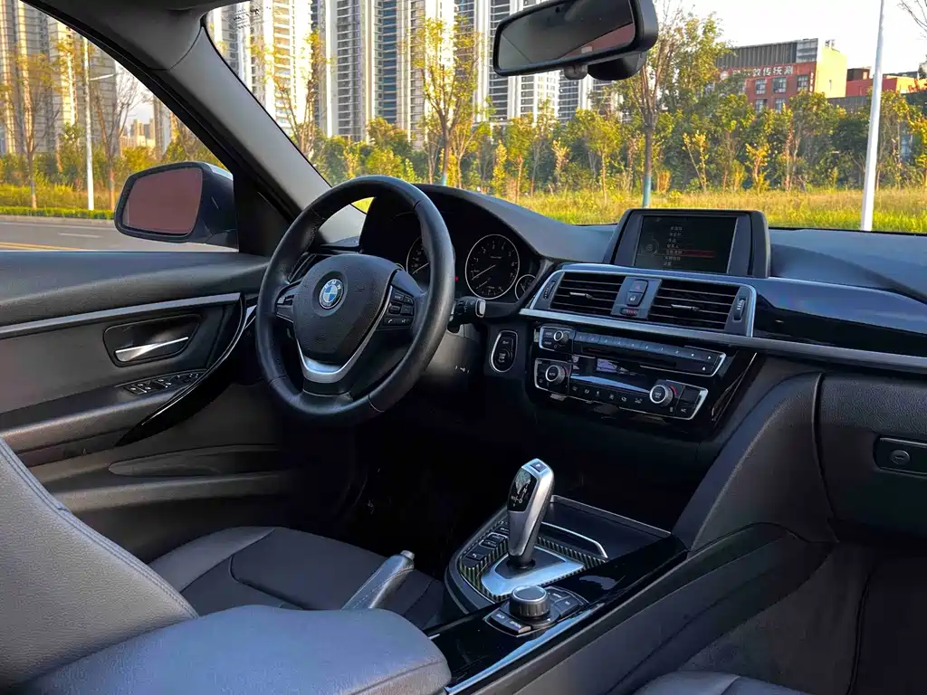 BMW 3 Series — миниатюра 14