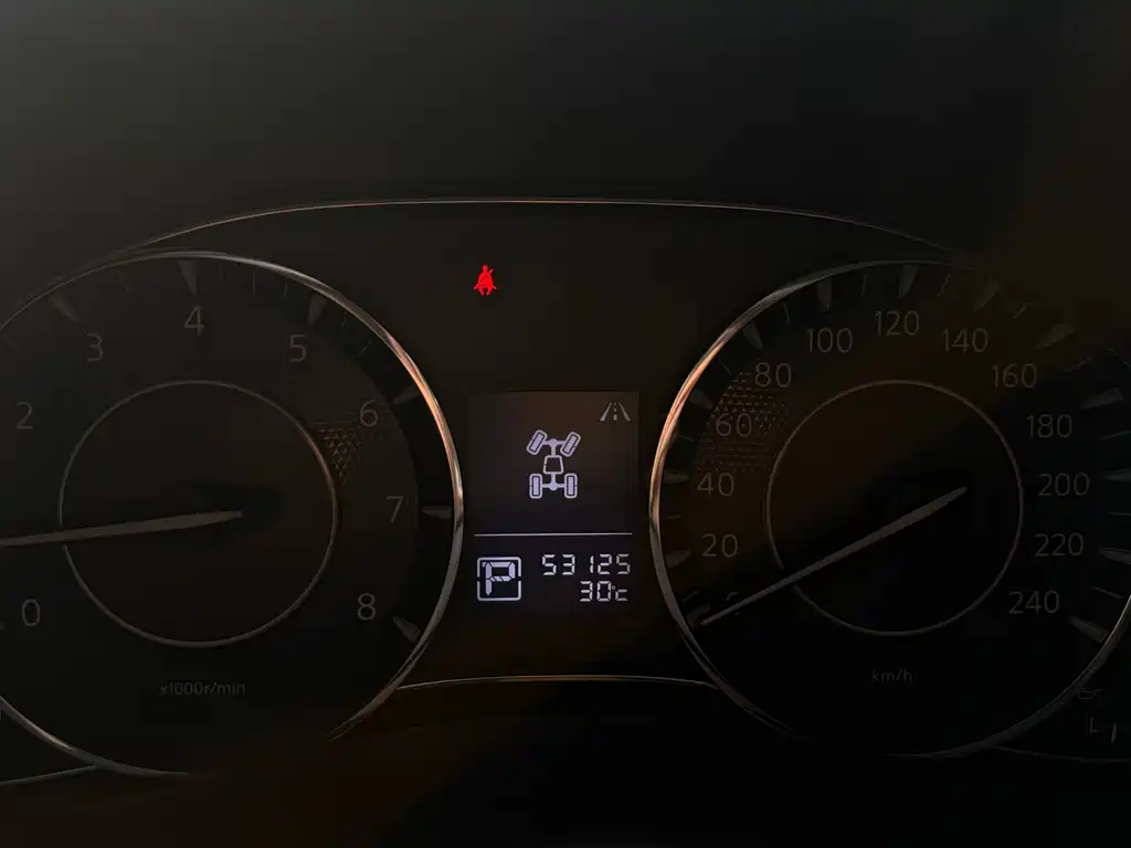 Nissan Patrol — миниатюра 18