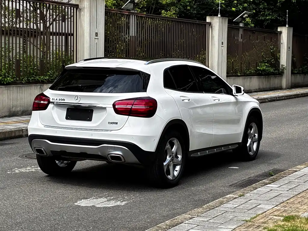 Mercedes-Benz GLA — миниатюра 10
