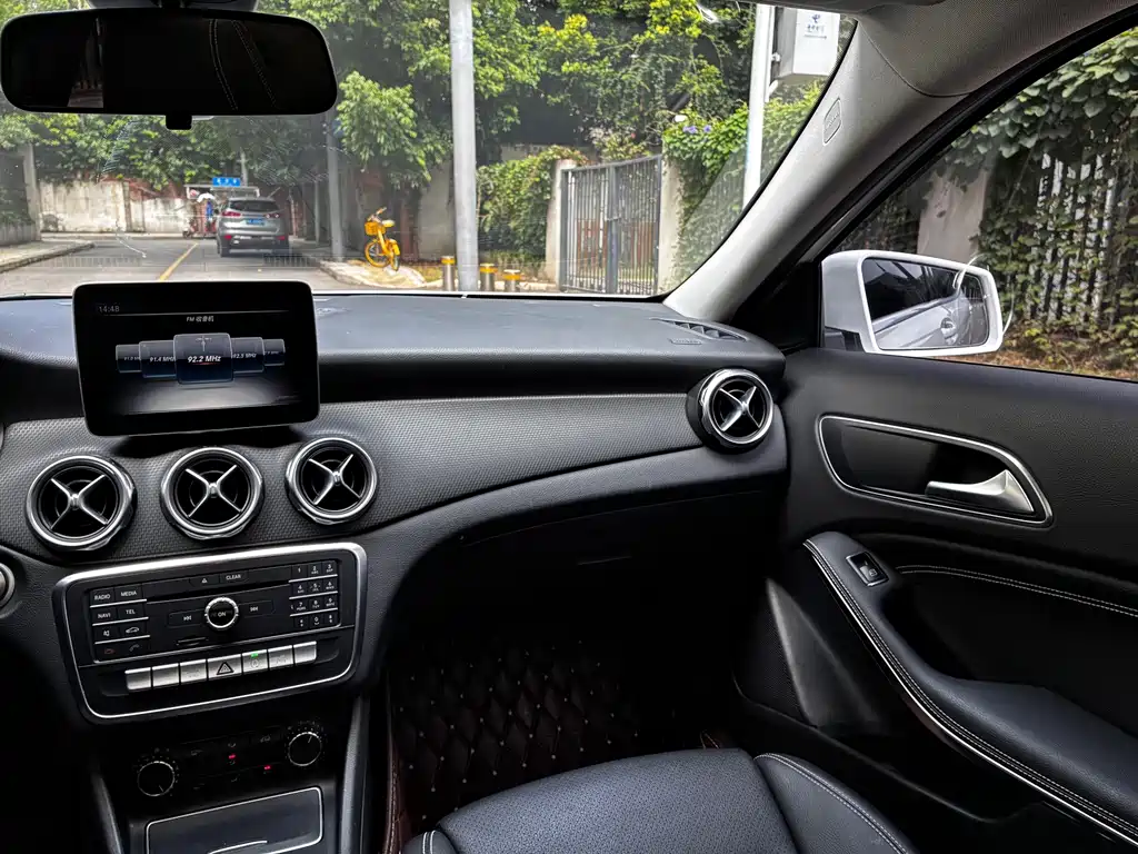 Mercedes-Benz GLA — миниатюра 18