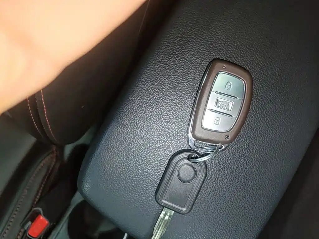 Hyundai Elantra — миниатюра 9