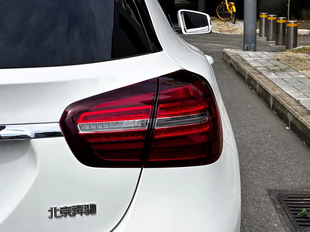 Mercedes-Benz GLA — миниатюра 12