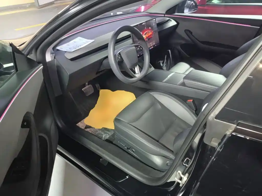 Tesla Model 3 — миниатюра 16