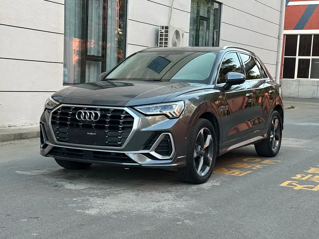 Купить Audi Q3