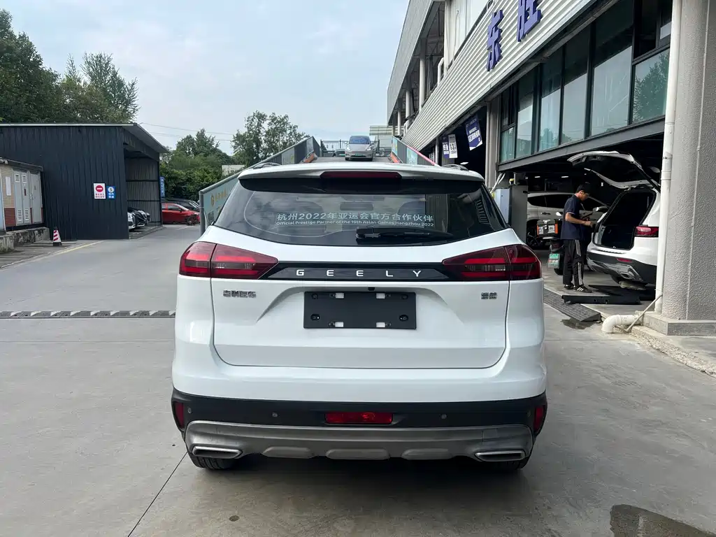 Geely Boyue — миниатюра 4