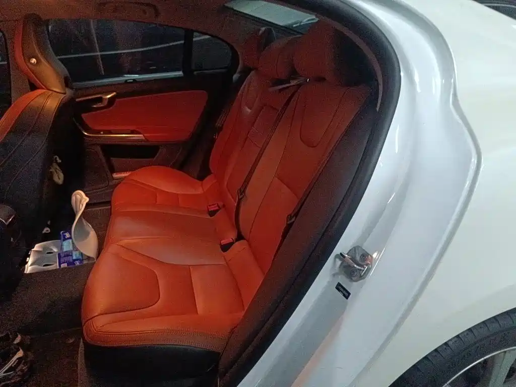 Volvo S60 — миниатюра 15