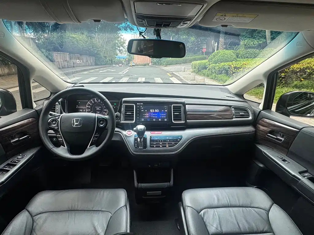 Honda Elysion — миниатюра 16